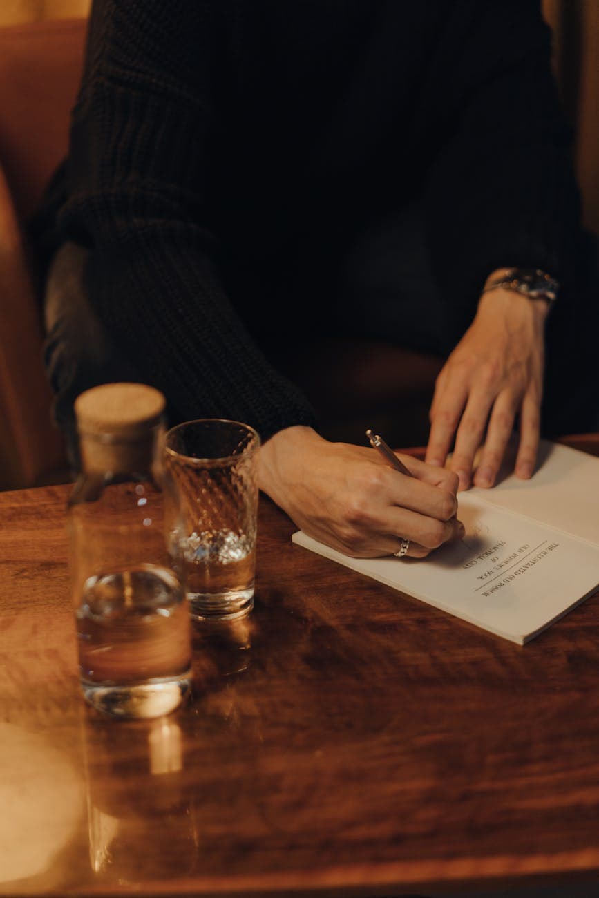 Hand Told. Step 01. Your Profile: Tell us who you are